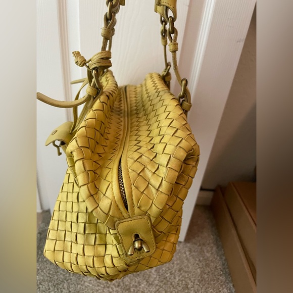 Authentic Bottega Veneta Habdbag - Picture 4 of 12